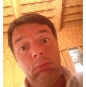 Renzi e il selfie postato "La stampa"